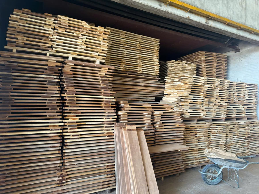 Sàn gỗ Teak tự nhiên Lào Vinh Nghệ An