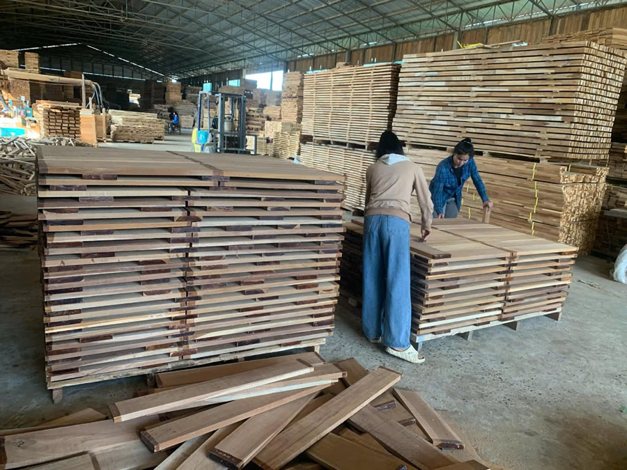 Sàn gỗ Teak tự nhiên Lào Vinh Nghệ An
