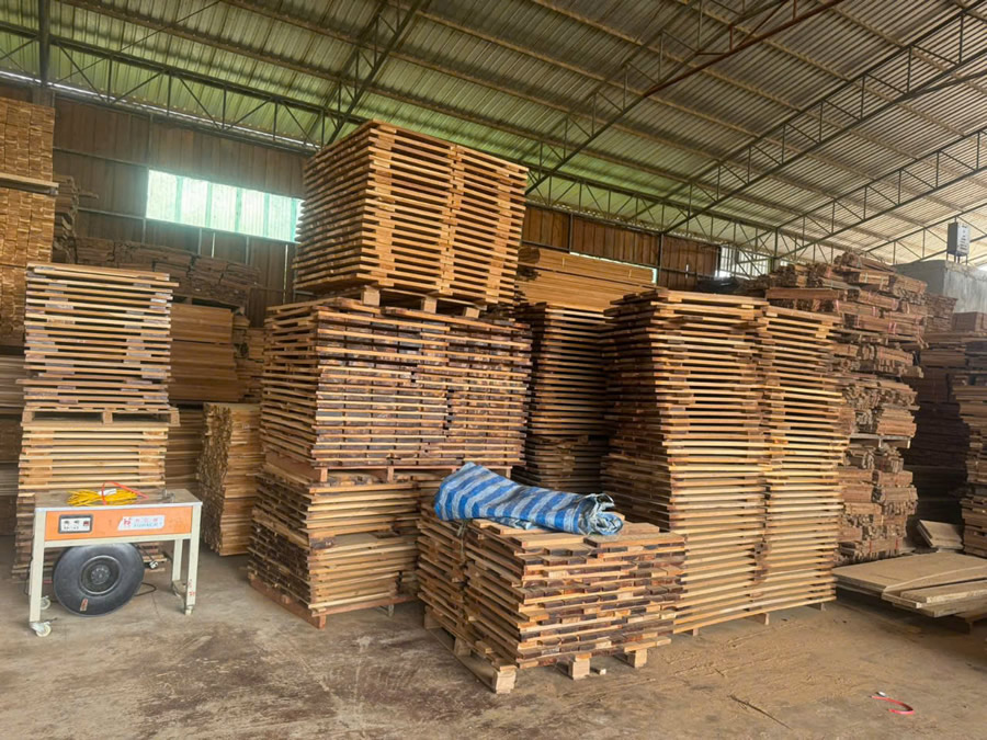 Sàn gỗ Teak tự nhiên Lào Vinh Nghệ An